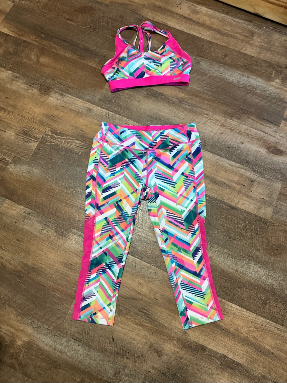 Avia Neon Geometric Capri Leggings and sports bra with Pink Trim
